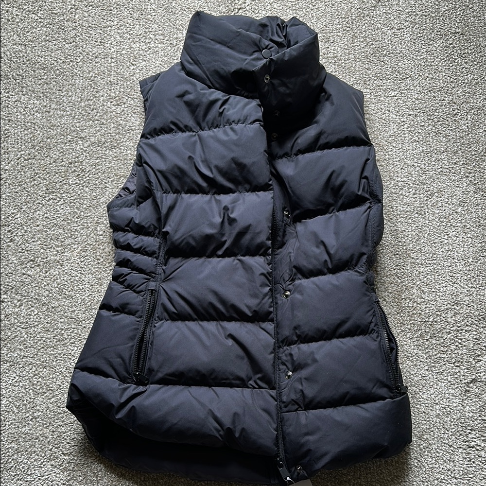 Athleta Black Quilted Vest High Collar Sleeveless
New with tags.  Never worn